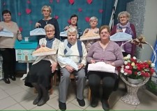 Powiększ zdjęcie Prezentacja prac w wykonaniu seniorek.